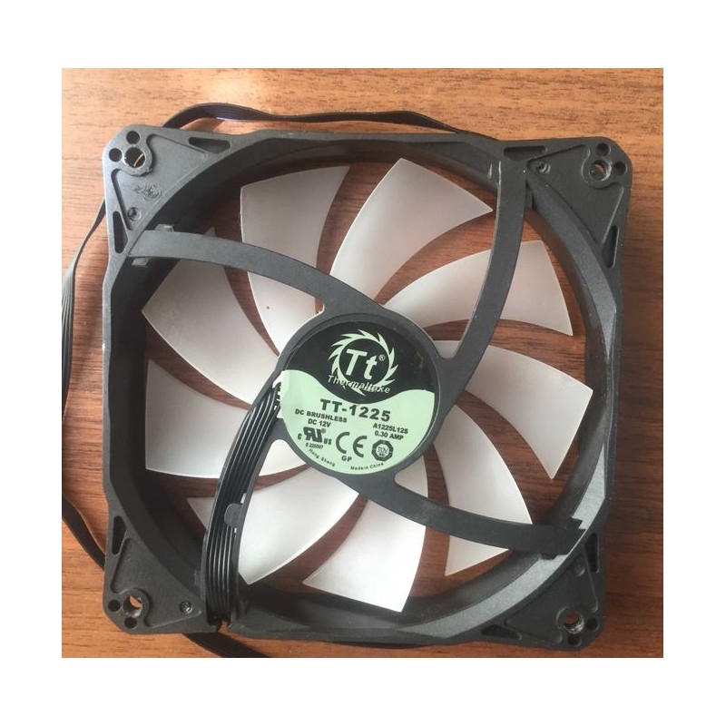 فن 12 ولت 0.30 آمپر اورجینال ترمالتیک (Thermaltake) بلبرینگی سایز 2.5*12*12